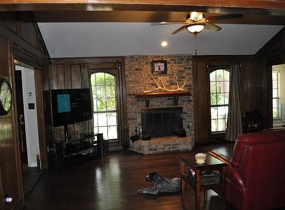 4th image of 609 Arbor Ct