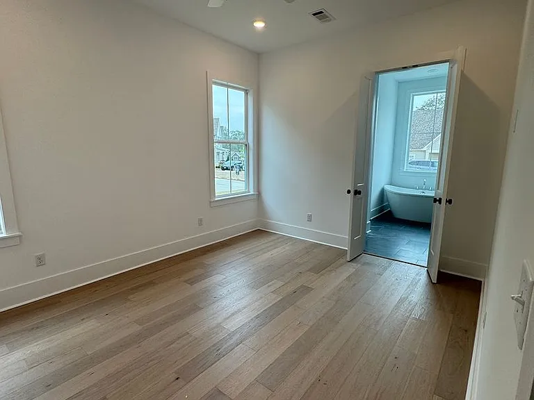 806 Lilla Ln — Photo 5