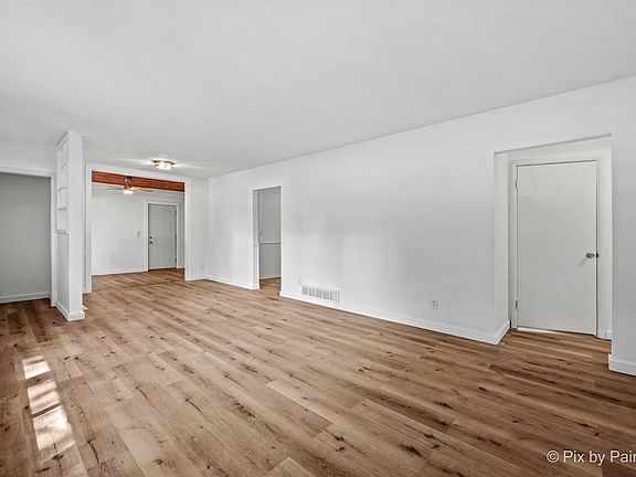 3rd image of 3223 Ruth St