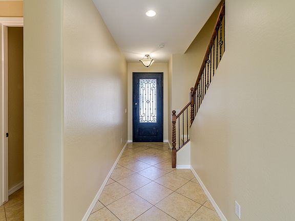 4th image of 143 E Prescott Dr