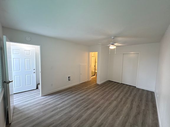 3rd image of 223 Sierra St APT D