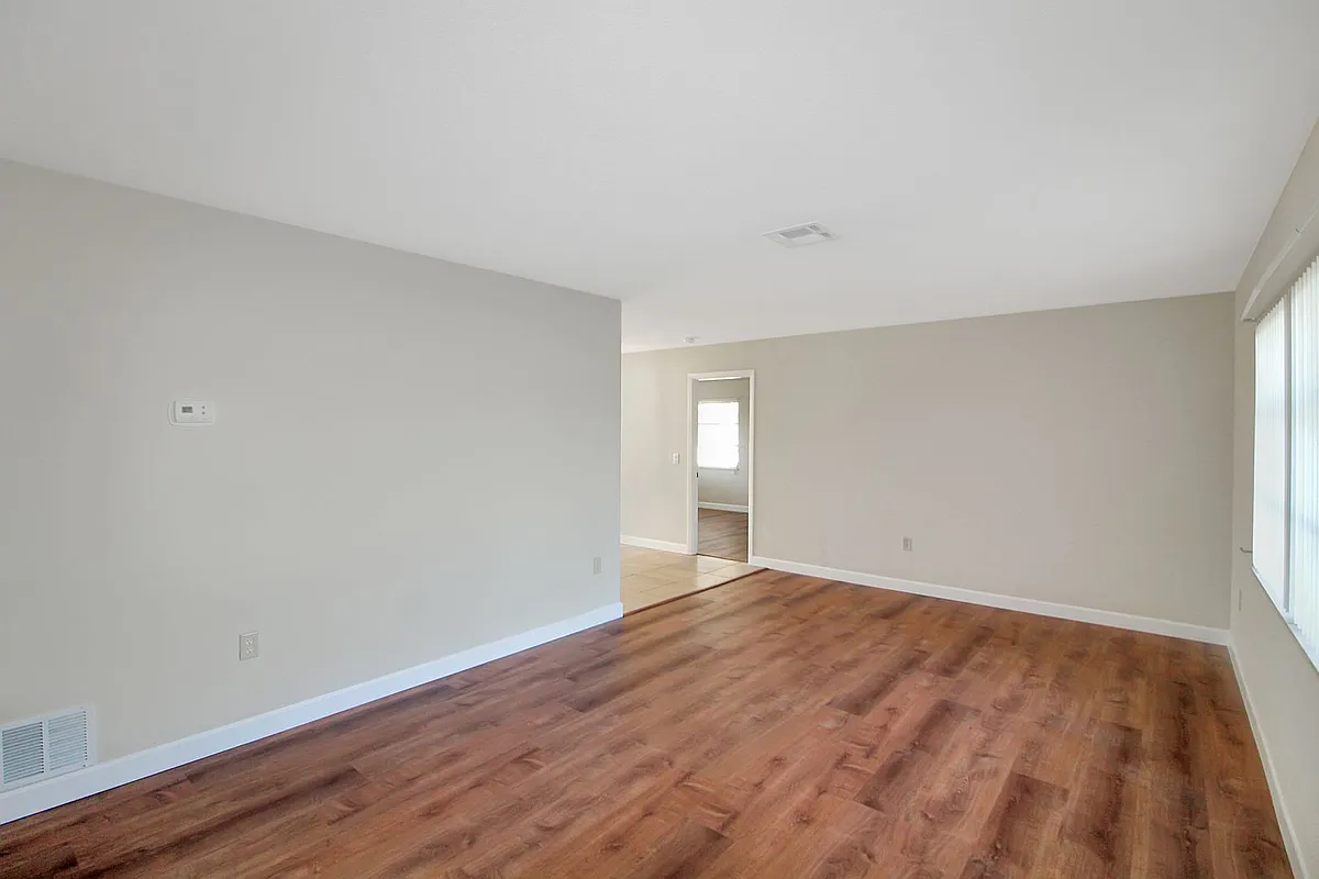 Building Photo - 804 W Baffin Dr