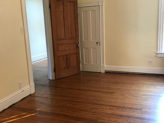 4th image of 2303 Hanover Ave #2