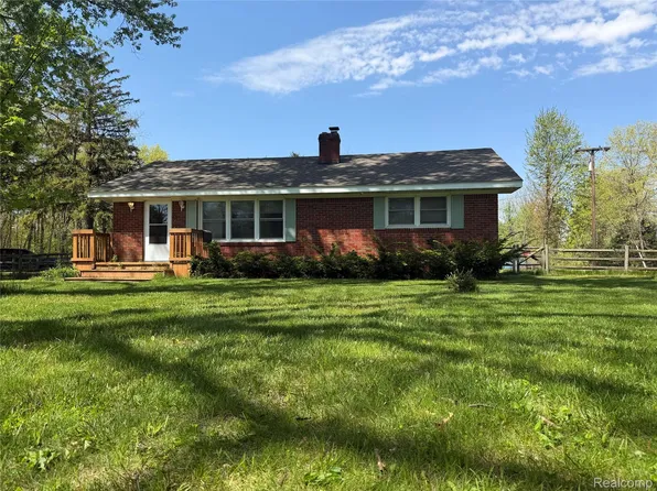 6772 Wells Rd, Petersburg, MI 49270