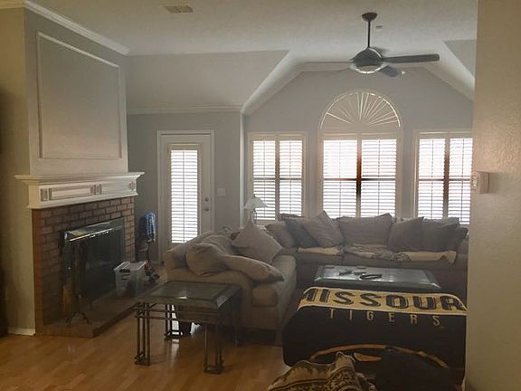 3rd image of 3001 Fox Hollow Dr