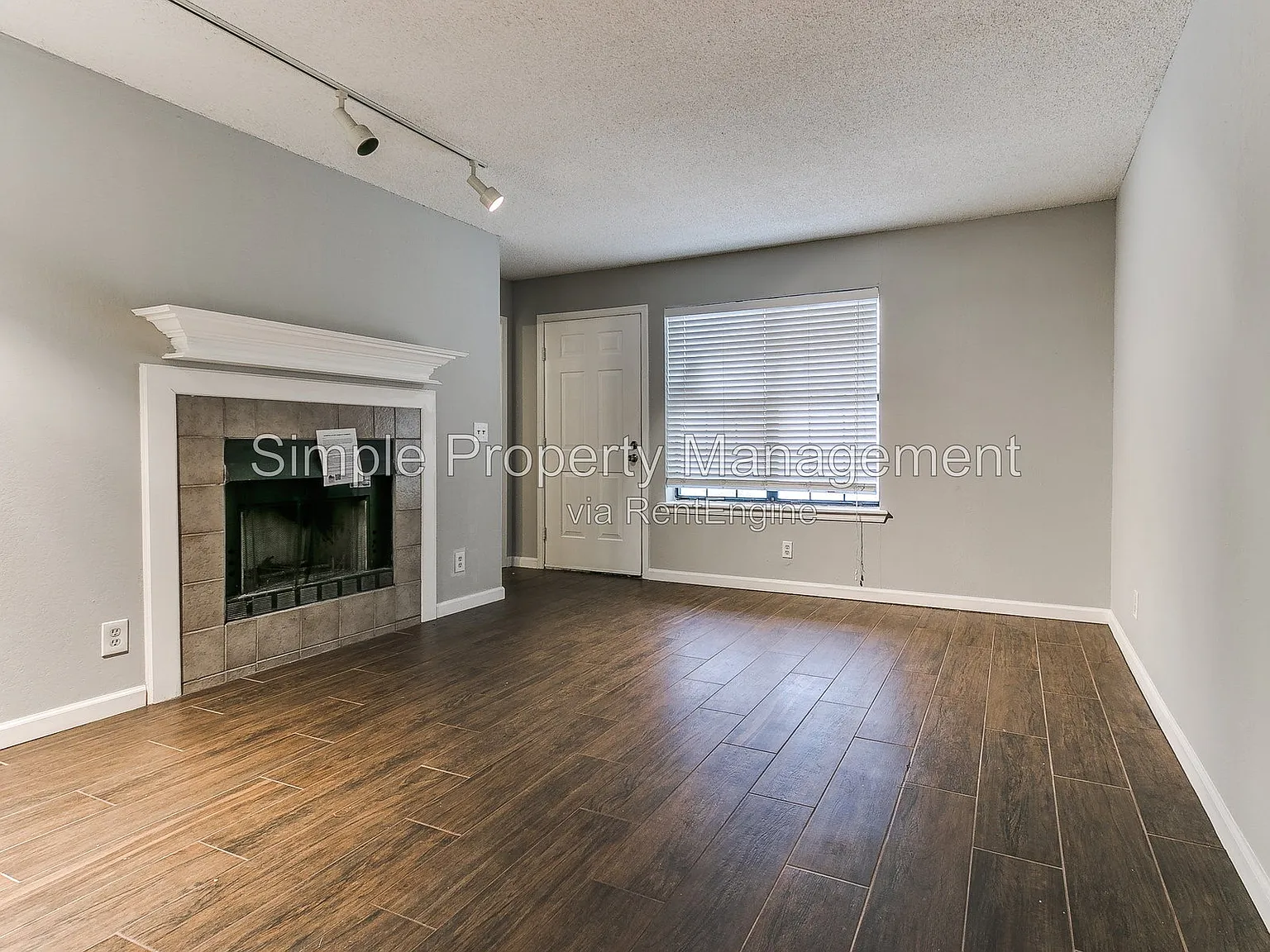 2 bed, 2.0 bath, 1065 sqft, $1,150 — Photo 2