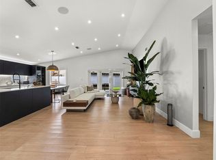 7753 NW 189th St, Hialeah, FL 33015