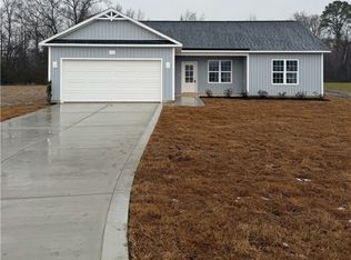 27 Chariot Cir, Lumber Bridge, NC 28357