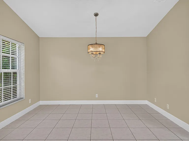 4481 NW 20th Ave — Photo 13