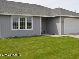 202 N 11th St, Selah, WA