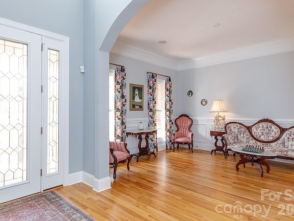 3rd image of 1568 Blanchard Bnd