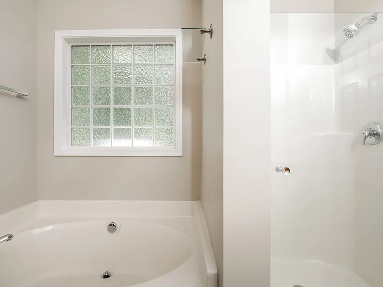 136 Roan Dr — Photo 14