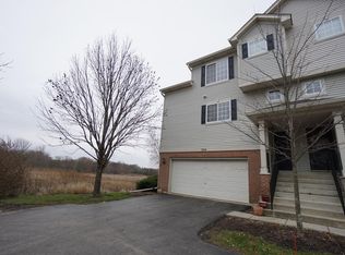 334 Evergreen Cir, Gilberts, IL 60136