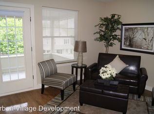 617 S 31st Ave APT 201, Omaha, NE 68105