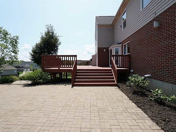 3rd image of 12 Broadfield Ct