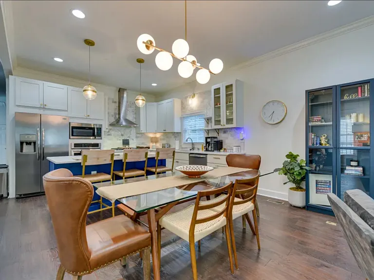 1104 Greenleaf Ave — Photo 8