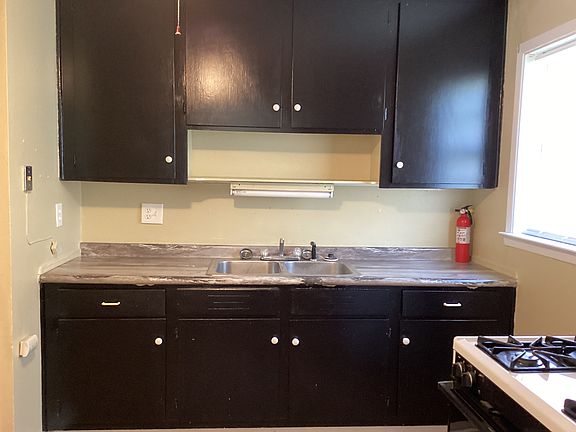 4th image of 407 Jennings St