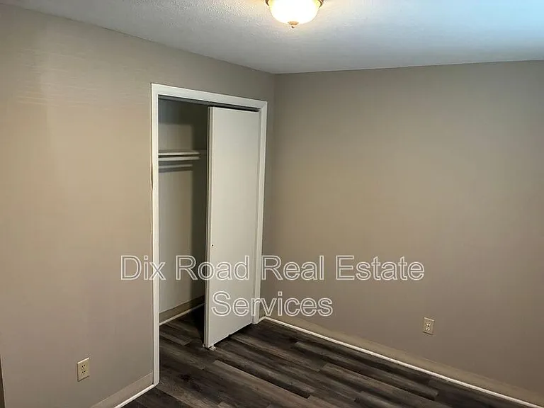 735 Trumbull St #5 — Photo 10
