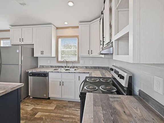 5th image of 1500 N Hancock Ave