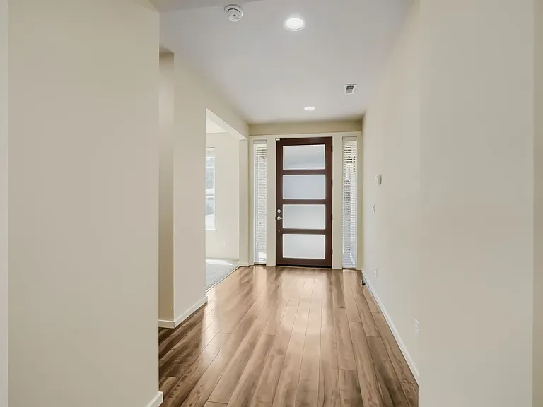 3812 NE 23rd Pl — Photo 2