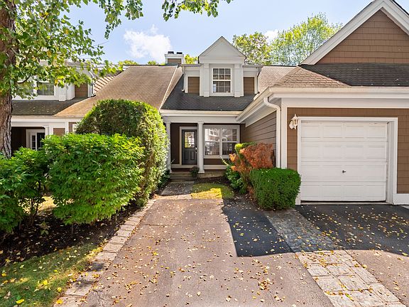 2nd image of 3 Deertree Ln #3