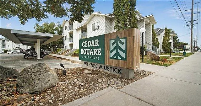 Cedar Square — Photo 10