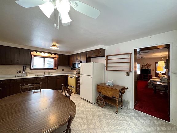 3rd image of 534 Greenwood St