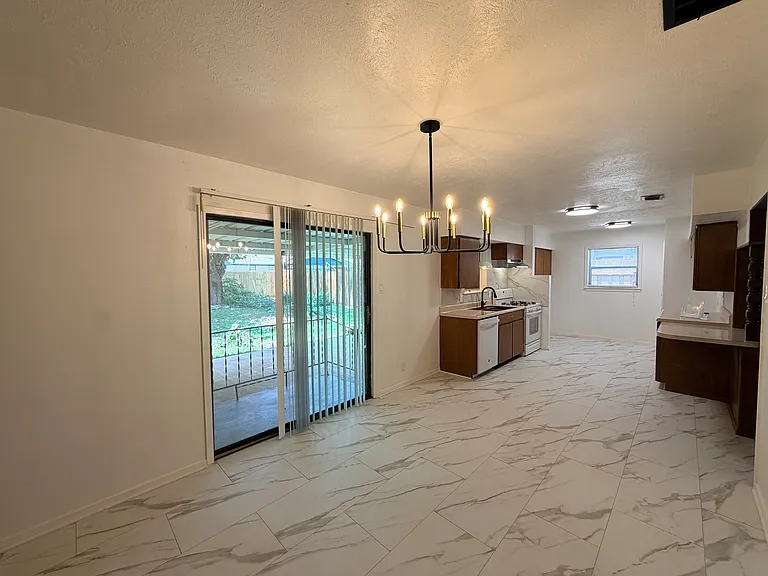619 Caladium Dr #A — Photo 11