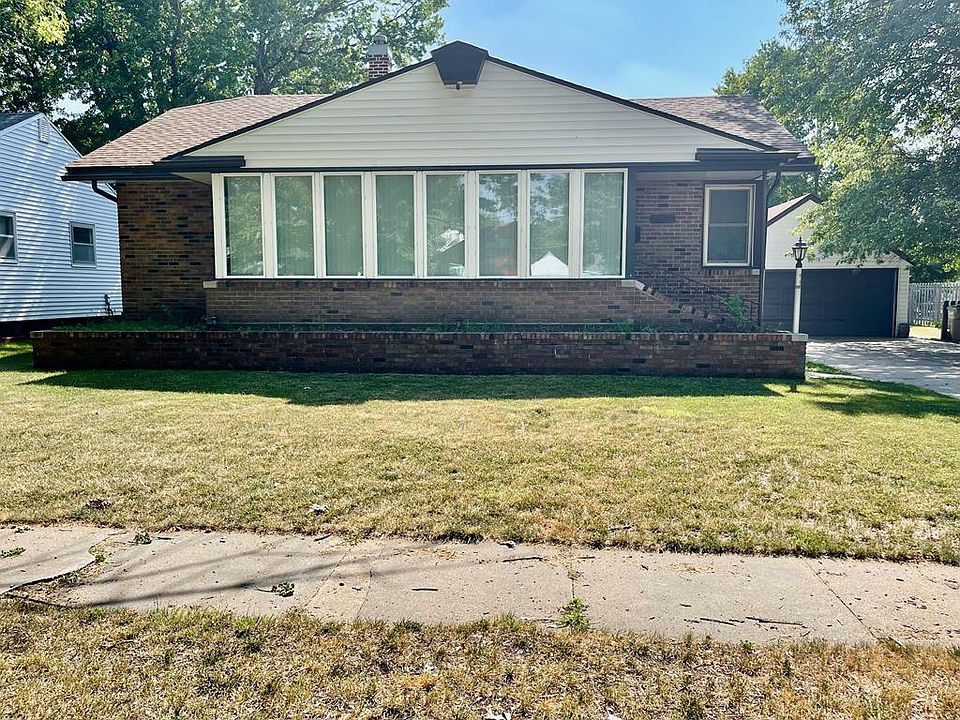 1st image of 2111 N Huston Ave