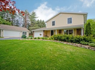 470 Caernarvon Rd, Wales, WI 53183