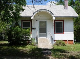 1106 W Walnut St, Herington, KS 67449