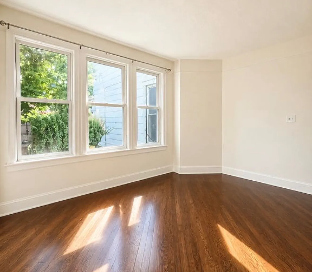 2 bed, 1000 sqft, $3,000 — Photo 4