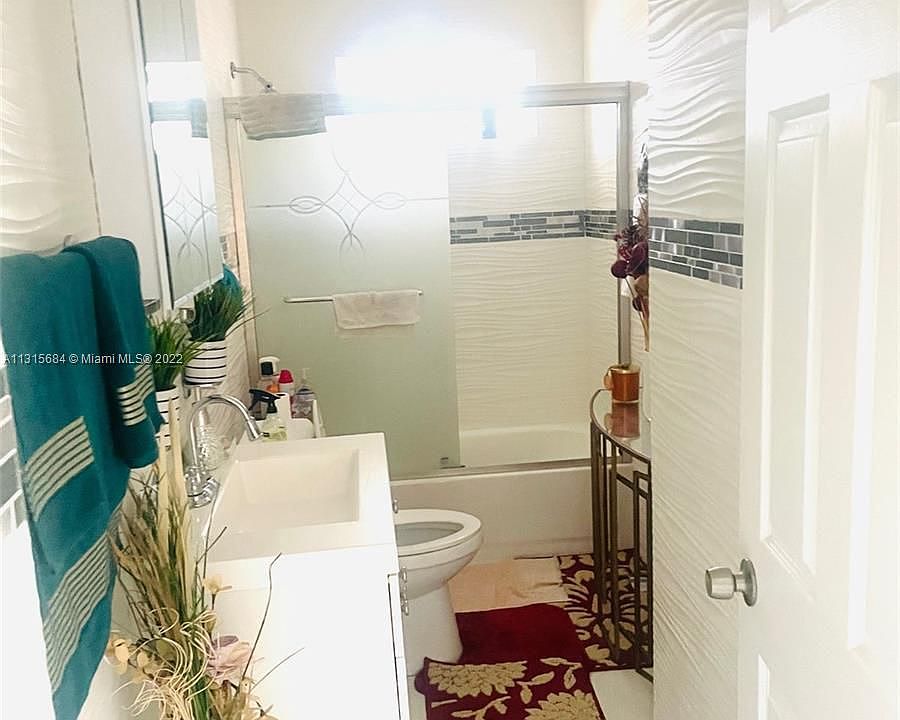 2nd image of 2902 NW 11th St #1