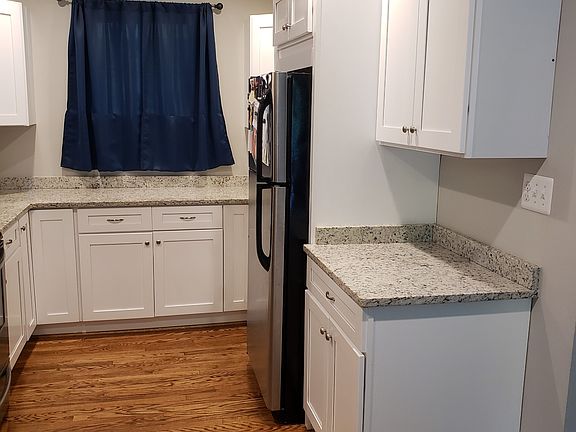 3rd image of 7981 Cross Creek Dr