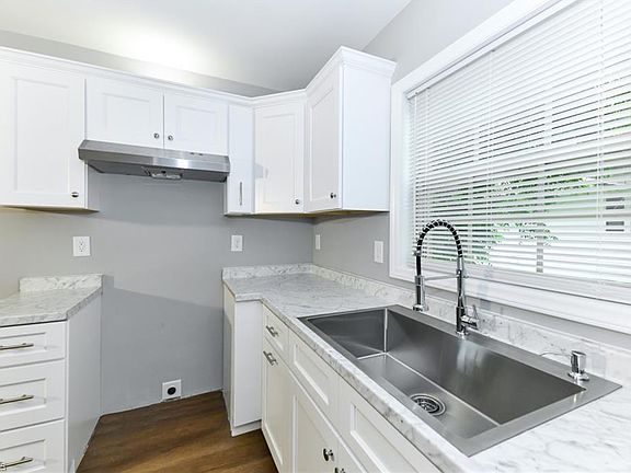 5th image of 512 N Washington Ave