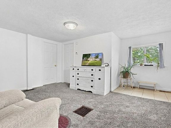 5th image of 937 124th Ave