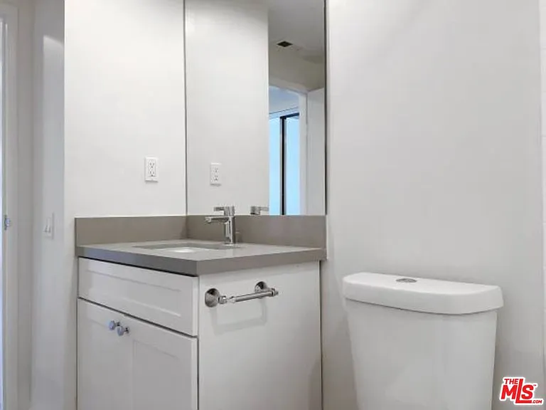 301 S Swall Dr #103 — Photo 9