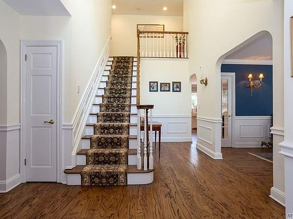 2nd image of 41 Green Meadow Ln