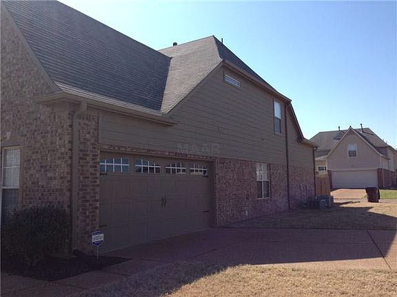 2nd image of 9225 Acadia Pl