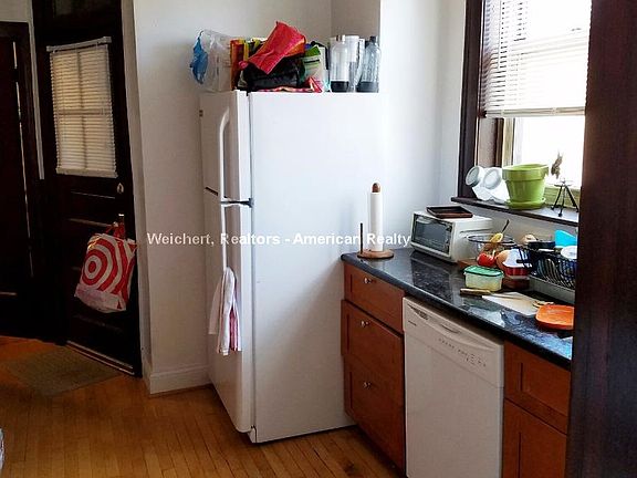 2nd image of 4950 N Albany Ave APT 3