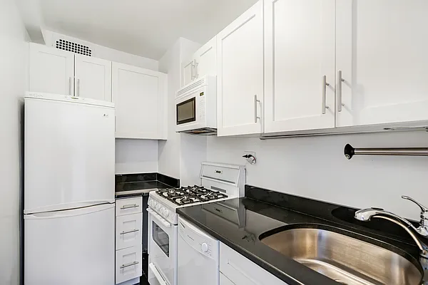 Rented by Compass | media 20