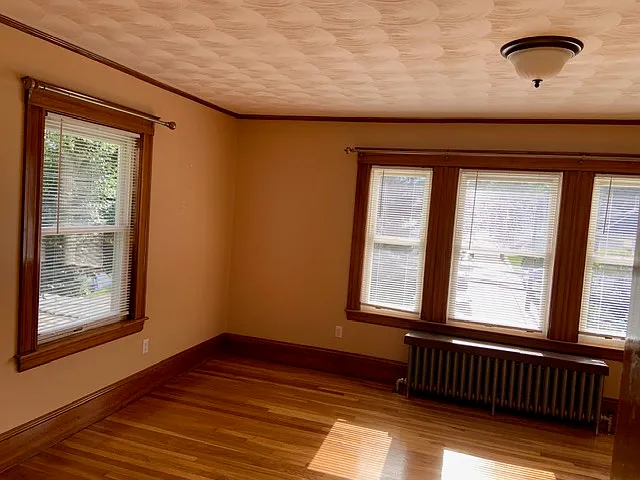 3 bed, 1100 sqft, $2,700 — Photo 4