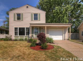2076 Monroe Ave NW, Grand Rapids, MI 49505