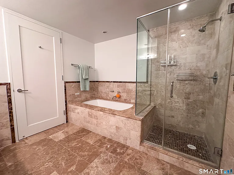 1 Broad St #12B — Photo 4