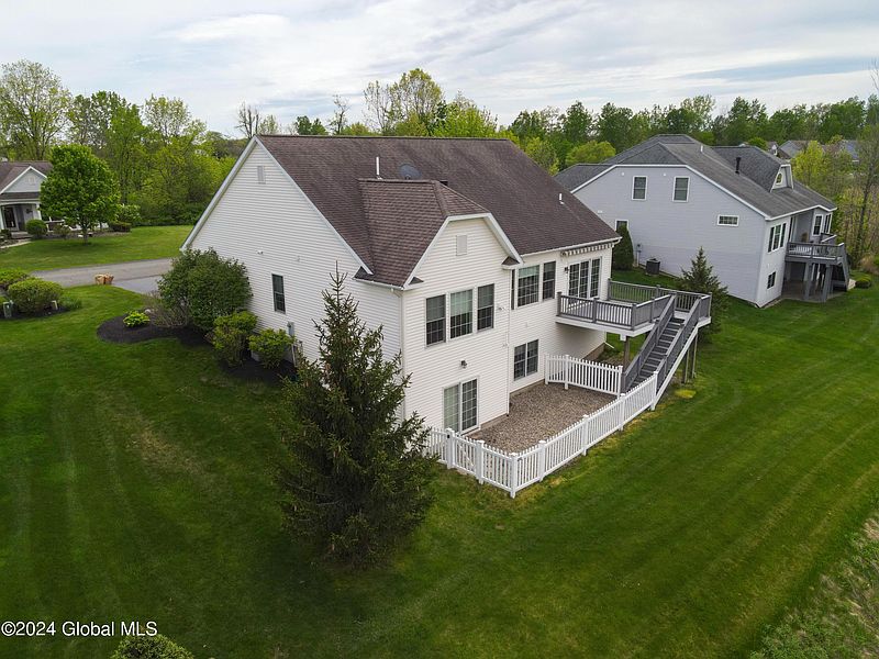 5th image of 70 Sheldon Drive