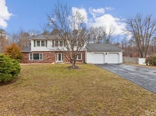 23 Lori St, Monroe Township, NJ 08831