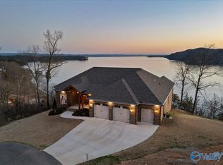 155 Ryan Dr, Guntersville, AL 35976
