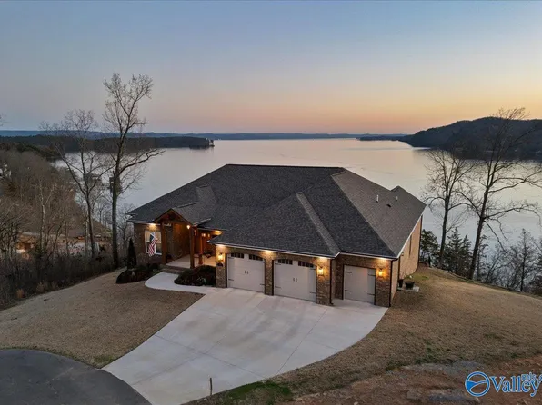 155 Ryan Dr, Guntersville, AL 35976