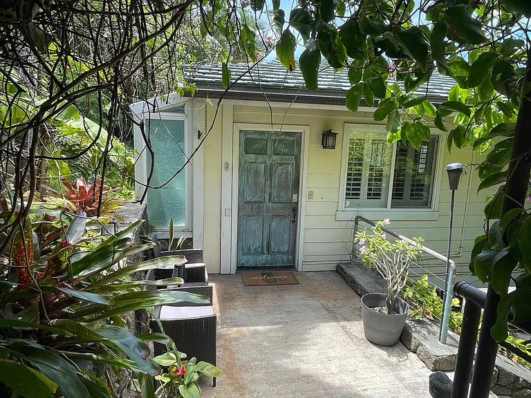 1006 Koohoo Pl #C — Photo 2