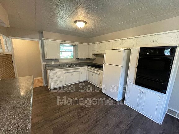 5th image of 509 SW 62nd Ter